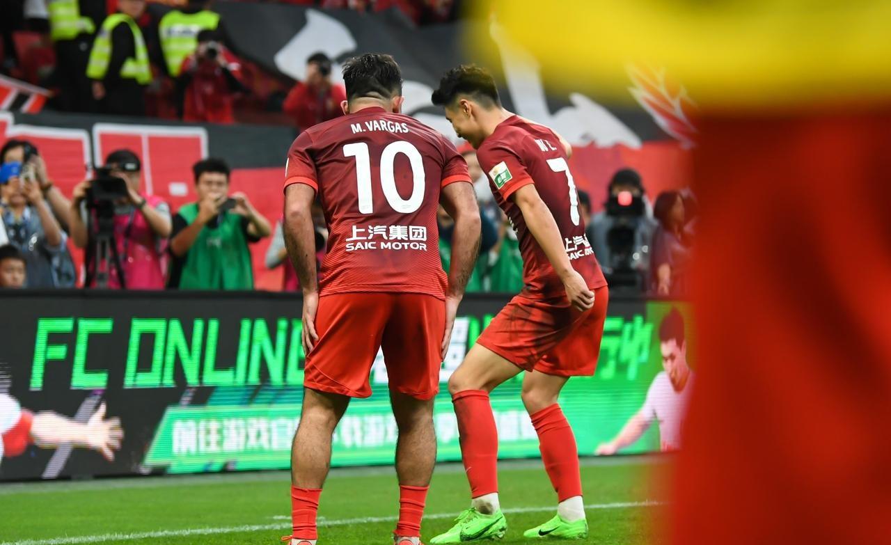 包含赛地聚焦——中超国际比赛日热度飙升，里尔豪取连胜，信心回归，赛程密集仍需轮换的词条