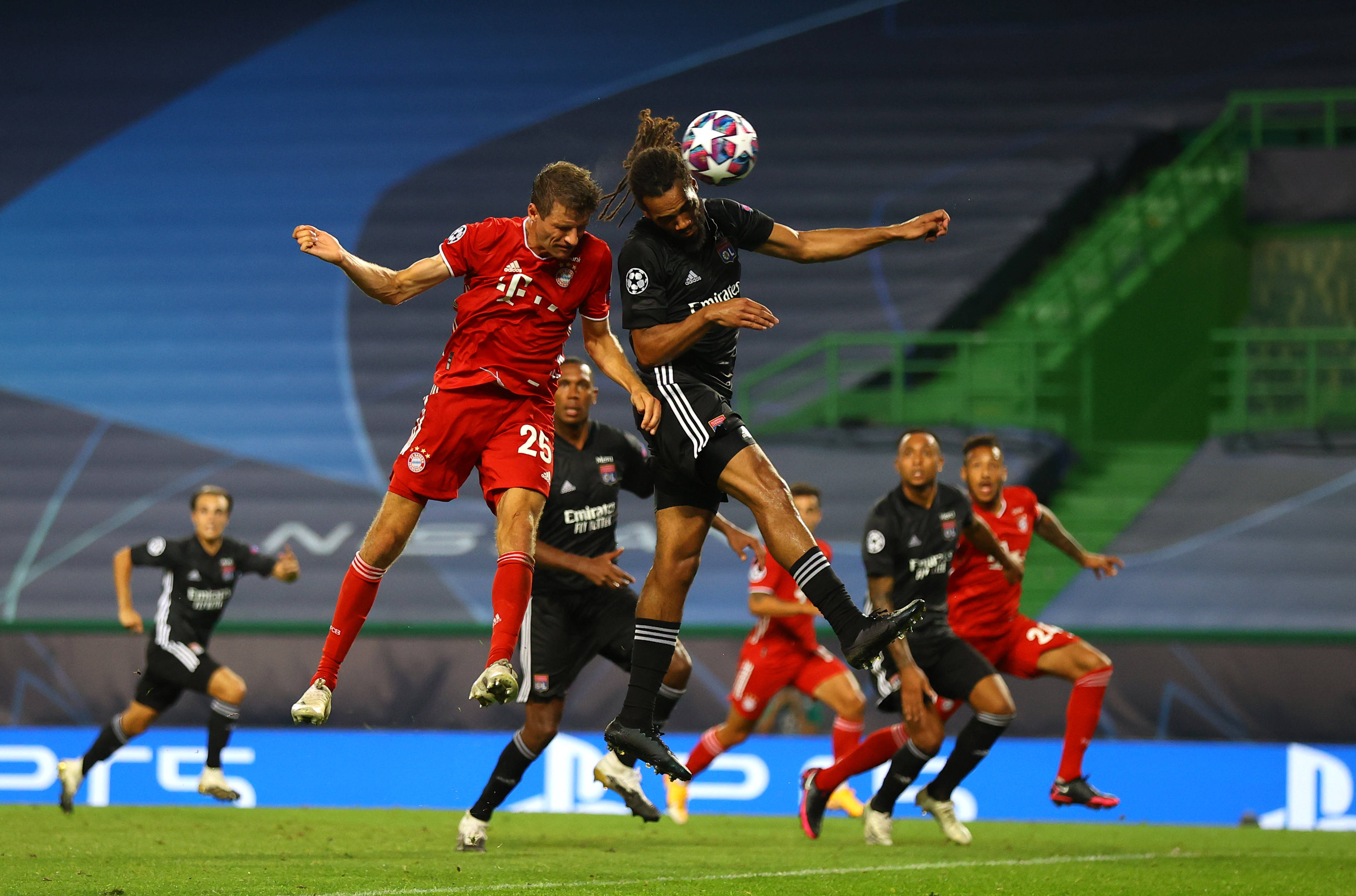 里昂关键时刻完成体检,志在德甲名次提升,话题不断,阵容厚度经受考验(里昂足球俱乐部最新消息) 里昂关键时刻完成体检,志在德甲名次提升,话题不断,阵容厚度经受考验(里昂足球俱乐部最新消息)