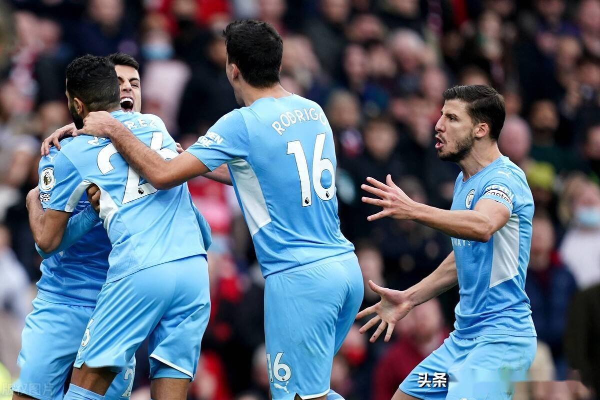 里昂关键时刻完成体检,志在德甲名次提升,话题不断,阵容厚度经受考验(里昂足球俱乐部最新消息) 里昂关键时刻完成体检,志在德甲名次提升,话题不断,阵容厚度经受考验(里昂足球俱乐部最新消息)