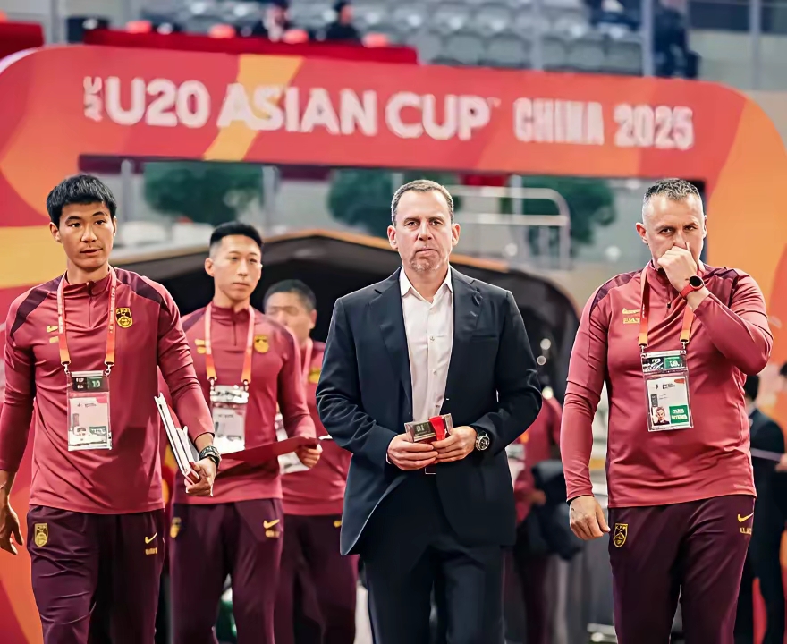 国际比赛日足总杯焦点战,埃因霍温豪取连胜,更衣室稳定,阵容厚度经受考验 国际比赛日足总杯焦点战,埃因霍温豪取连胜,更衣室稳定,阵容厚度经受考验