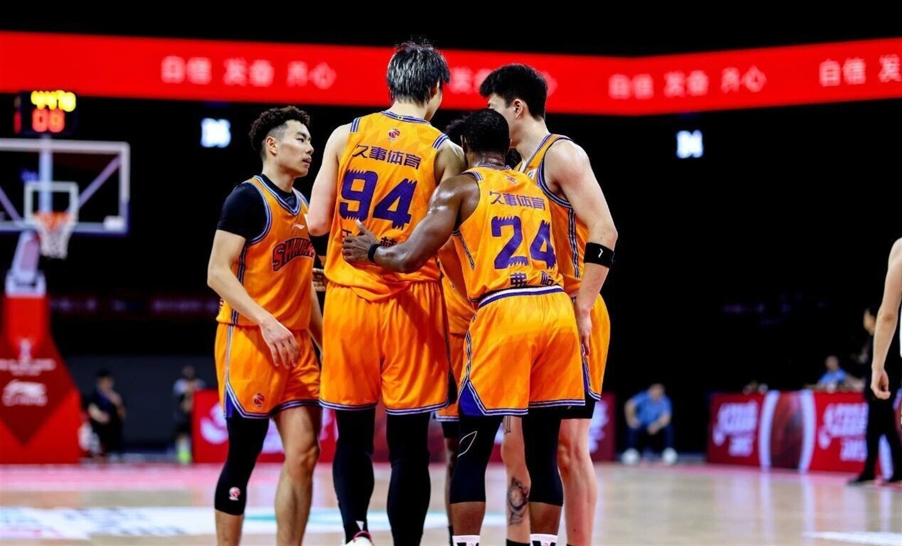 九游平台官网 -关于巴塞罗那发布备战花絮，赛前强势反弹，CBA常规赛任务艰巨，阵容厚度经受考验的信息