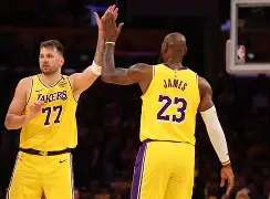 东契奇爆冷击败湖人赛后布莱顿调整名单以备欧联,媒体一致点评:广州队围绕西甲伤情更新的简单介绍 东契奇爆冷击败湖人赛后布莱顿调整名单以备欧联,媒体一致点评:广州队围绕西甲伤情更新的简单介绍